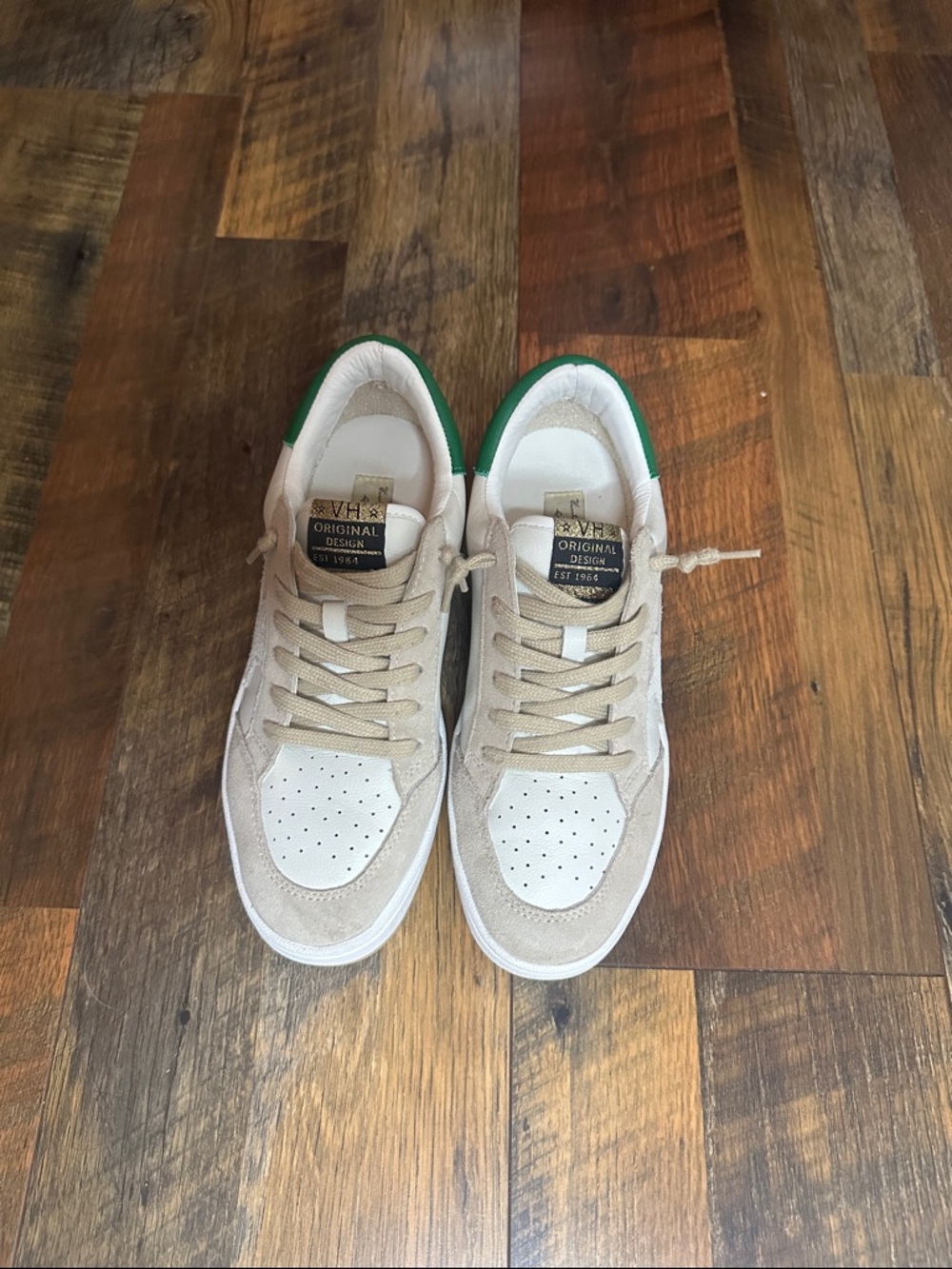 Vintage Havana Beige & White Sneakers with Green Accent